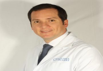 Dr. Dorian González