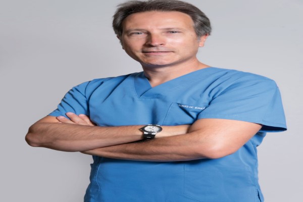 Dr. Ricardo Ruiz de Erenchun.