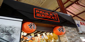 Supermercados asiáticos - Fachada e identidad gráfica de Paula’s Market
