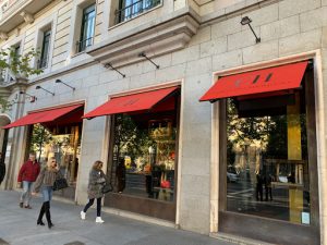 Mejores tiendas del Barrio Salamanca - fachada de la tienda de Carolina Herrera en el barrio de Salamanca