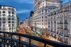 Hoteles pet friendly - Vista panorámica de la capital de España desde una habitación del NH Collection Madrid Gran Vía