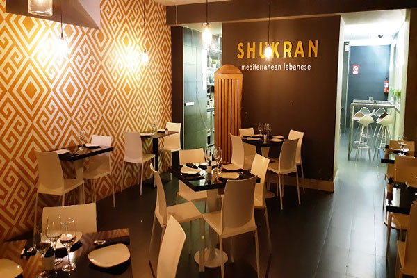 Instalaciones de Shukran Madrid especialistas en comida mediterránea y libanesa con opciones vegetarianas