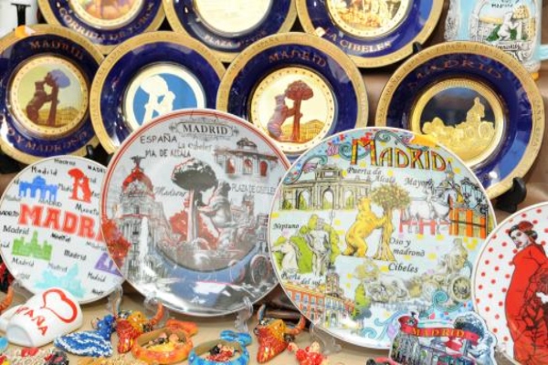 tiendas de artesanía - Muestras de los objetos que se venden en las tiendas de artesanía de Madrid