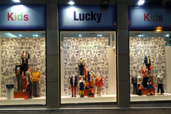 foto de los escaparates de Lucky Kids