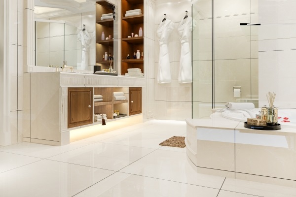 Tendencias de azulejo de baño - Ducha con azulejos de gran formato en color blanco y acabado brillante