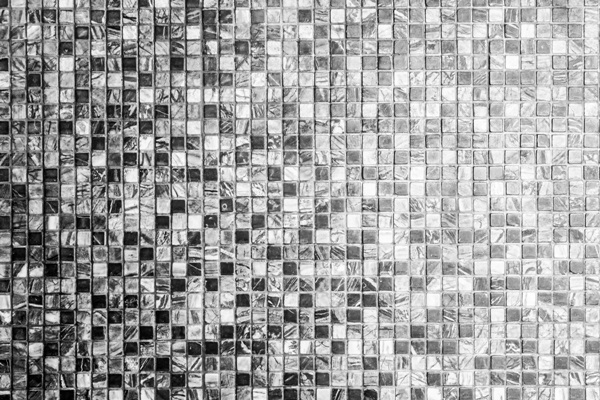 Tendencias de azulejo de baño - Azulejos pequeños con texturas en colores blanco y negro