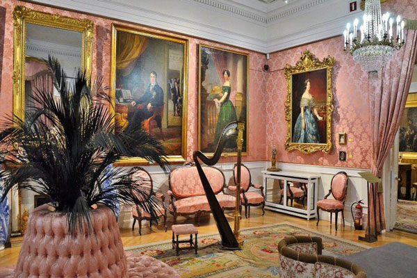 Parte de los salones, la decoración y el mobiliario del Museo del Romanticismo