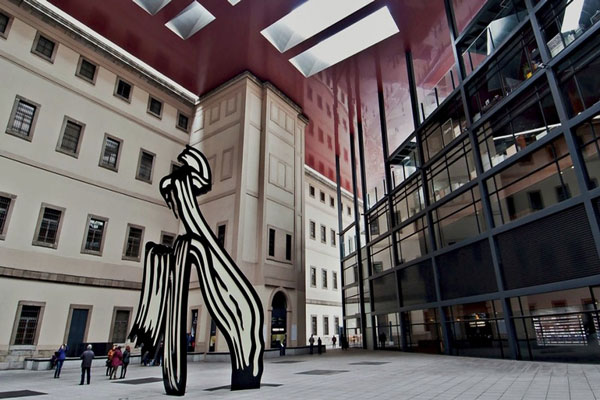 Museos gratis de Madrid - Vista interna del Museo Nacional Centro de Arte Reina Sofía