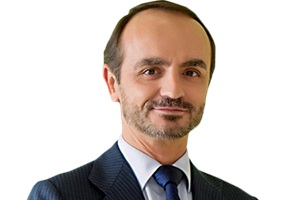 Foto del Dr. Eduardo López Bran, Médico especializado en trasplante capilar Madrid
