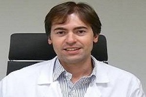 Foto Dr. Javier Pedraz, especialista en injerto capilar Madrid