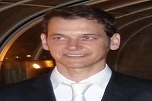 Mejor cirujano capilar España experto en implante capilar Dr. José Lorenzo