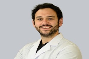 Mejores cirujanos capilares España - Experto de la mejor clínica injerto capilar Madrid Dr. Nicolás De Vicente