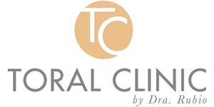 Logo de Toral Clinic, una clínica estética referente en tratamientos faciales y corporales