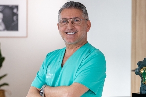 Dr. González Nicolás