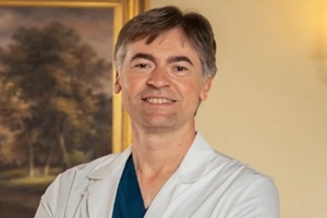 Dr. Javier Pedraz