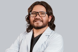Médicos de trasplante capilar España - Dr. Alonso Benavente