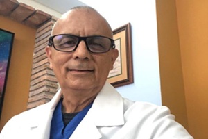 Dr. Julio García