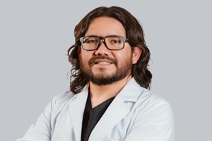 Dr. Alonso Benavente