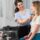 Maquilladores profesionales de España - Maquillista reconocida entre los mejores maquilladores profesionales de España realizando un maquillaje profesional para eventos a una mujer joven